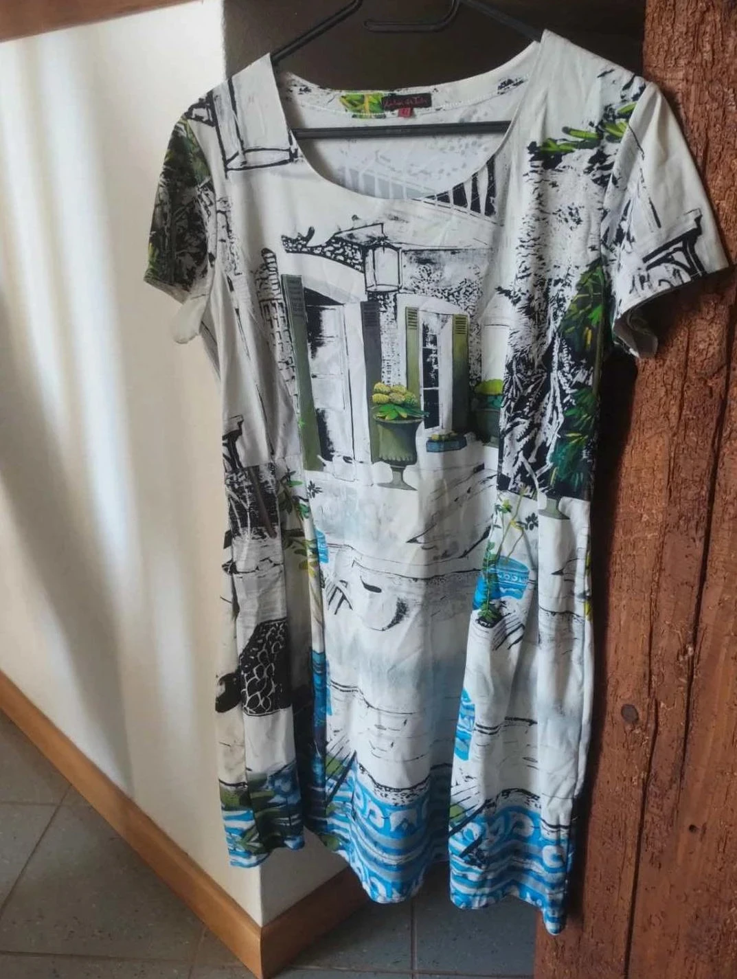 Robe blanche à motifs fenêtres, Aventure des toiles, T42